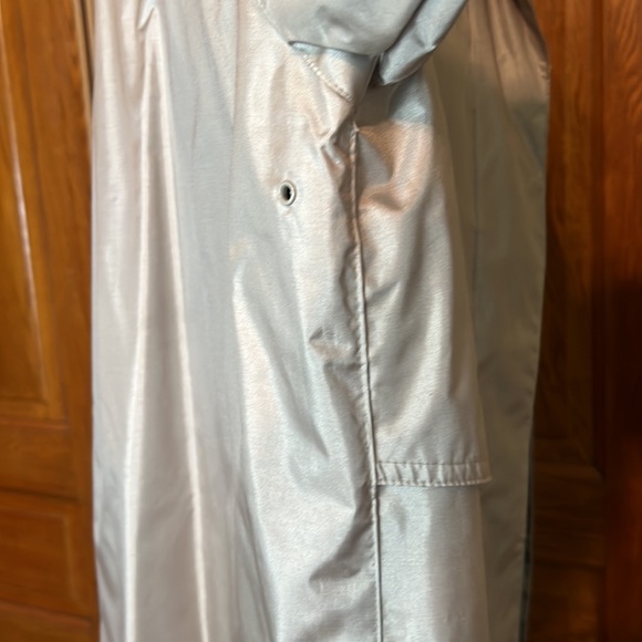 Otello Pelle Champagne colored Raincoat size 13/14 - Picture 5 of 8